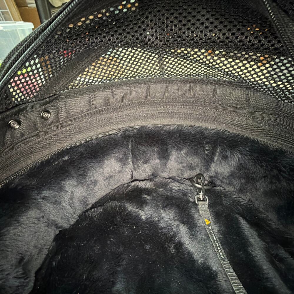 Sleepypod Mobile Pet Bed Round Pet Carrier with Shoulder Strap Black - Picture 11 of 12